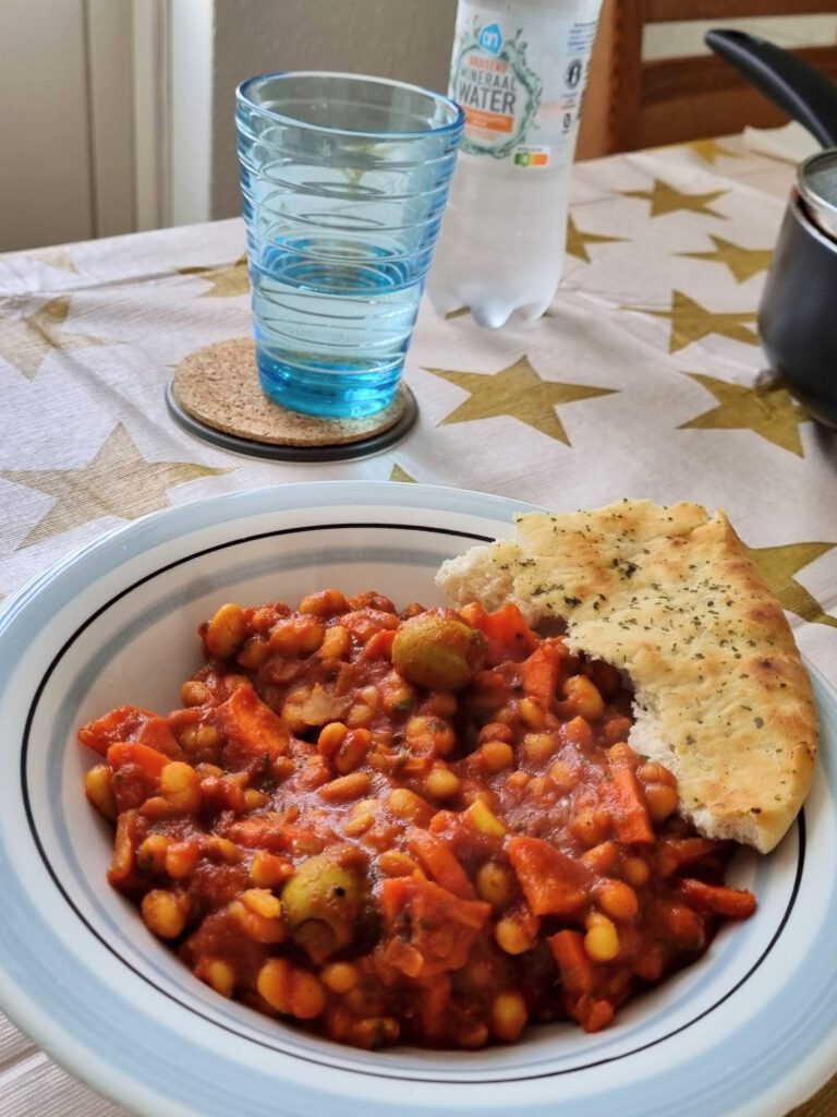 Loubia met platbrood